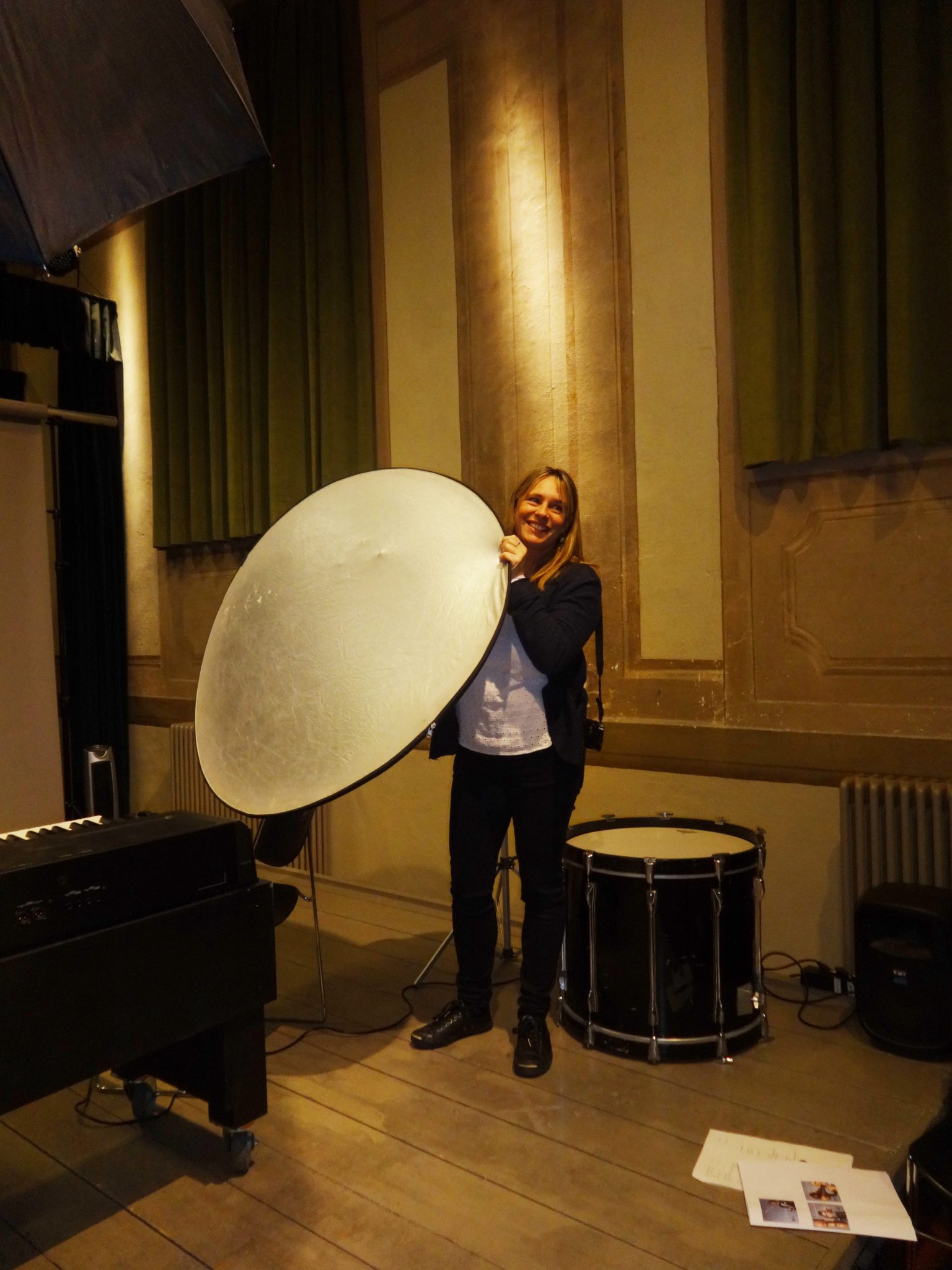 Un'immagine che ritrae strumento musicale, percussione, idiofono, membranofono e prestazione.